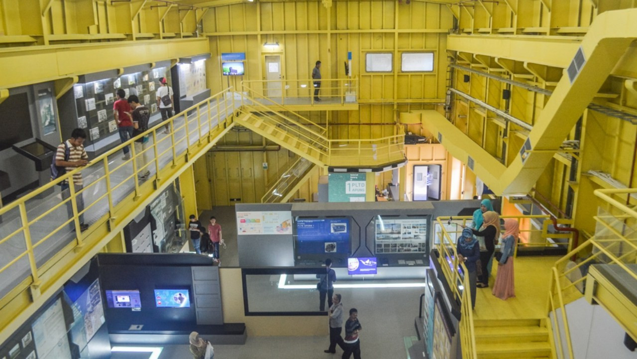 dalam Kapal PLTD Apung